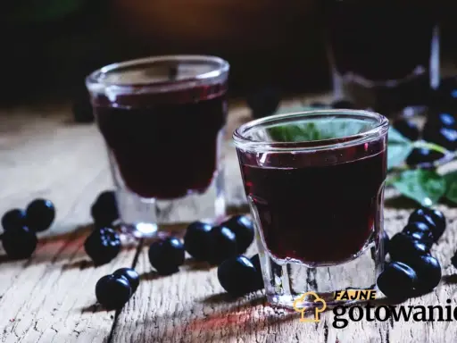 Nalewka z jagód: Prosty przepis, sekrety smaku i porady eksperta
