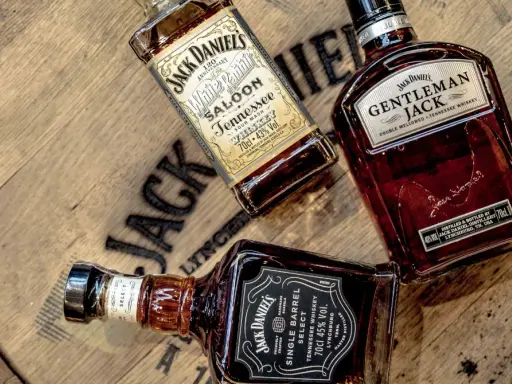 Gdzie kupić whisky 50 ml? Pełny przewodnik i pomysły