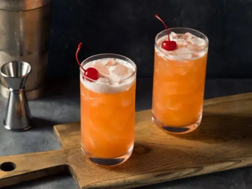 Drinki z białym rumem: Proste przepisy na domowy bar i klasyki