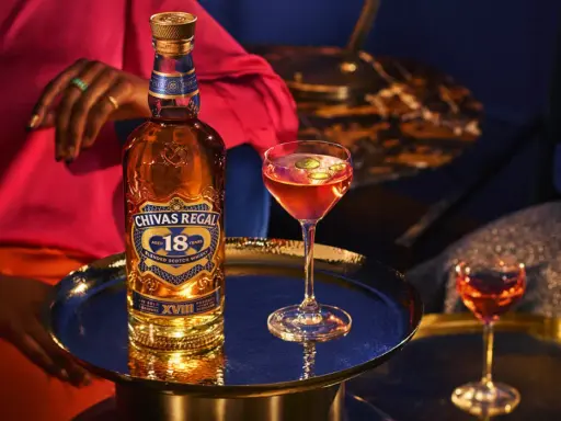 Z czego robi się whisky? Odkryj sekrety smaku i procesu!